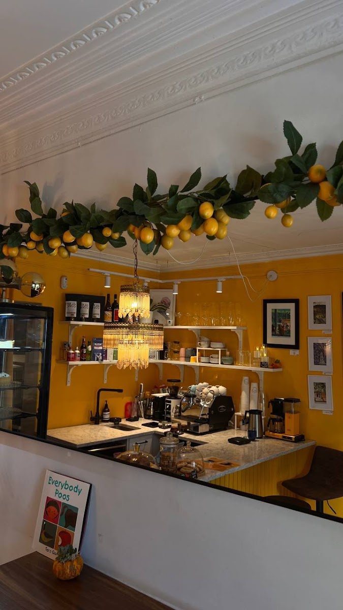 Yellow Lemon Coffee & Wine Cafe